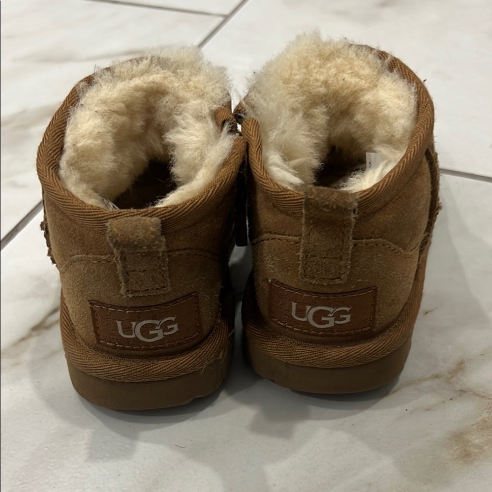 UGG Toodler Classic Ultra Mini